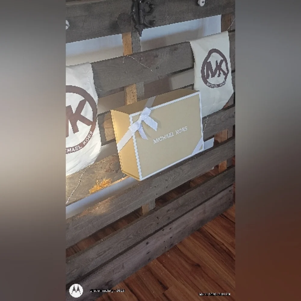 Michael Kors Beige Crossbody Bag - Picture 5 of 16